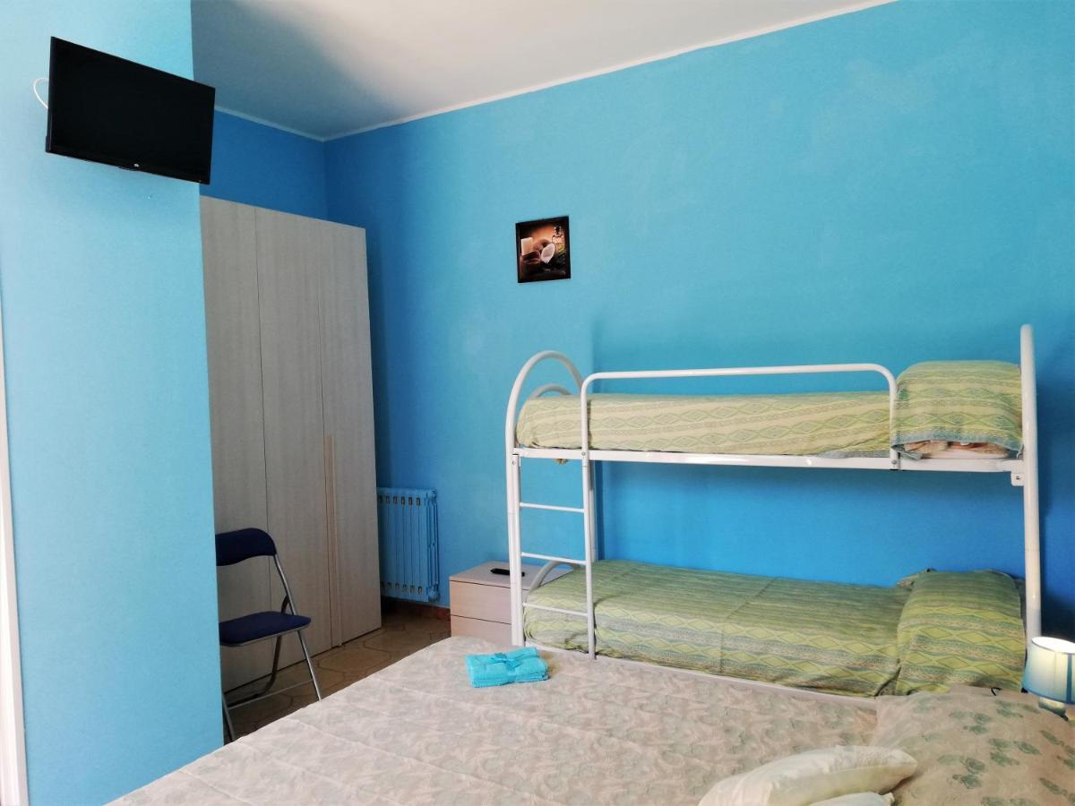 Hotel Via Pisa Riposto Exteriér fotografie